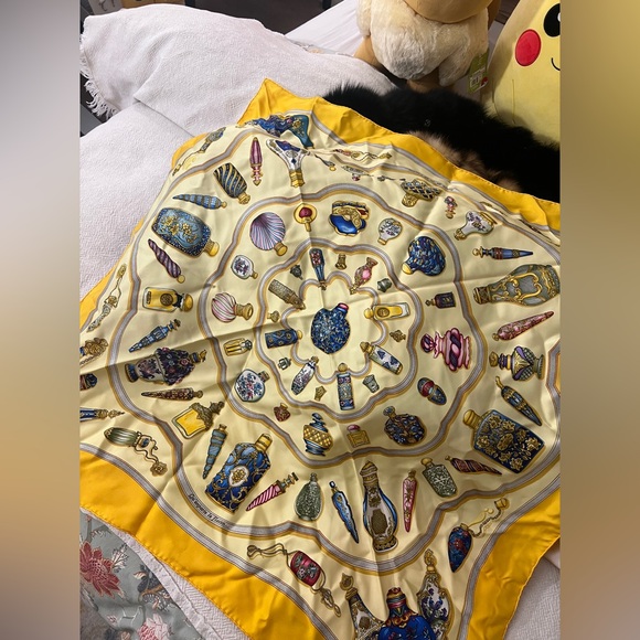 Hermes Qu Importe Le Flacon Yellow Silk Scarf with Box - Picture 2 of 13
